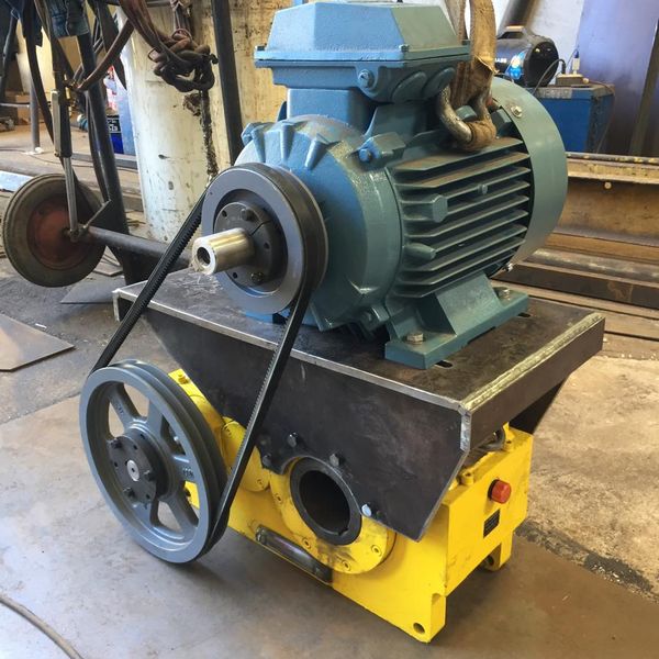 Motor y transmisión de un enfriador de harina