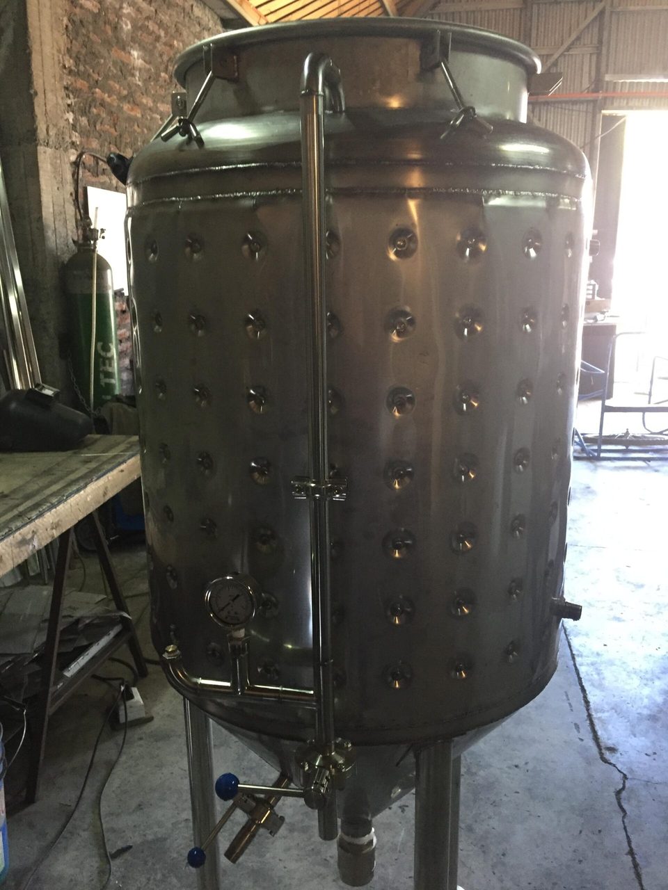 Estanque de fermentación con chaqueta de enfriamiento