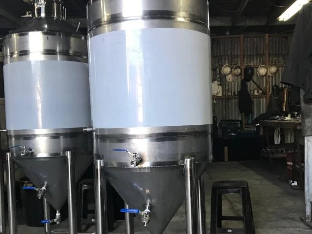 Estanques de acero inoxidable para cerveza con fondo cónico