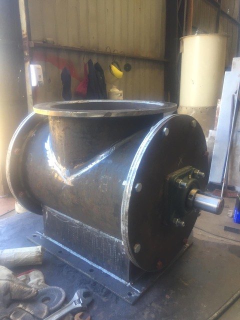 Cuerpo de una válvula rotativa en fabricación, antes de pintar